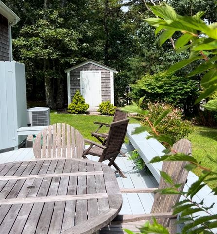 11 High Meadow, Oak Bluffs, MA 02557