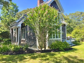 11 High Meadow, Oak Bluffs, MA 02557