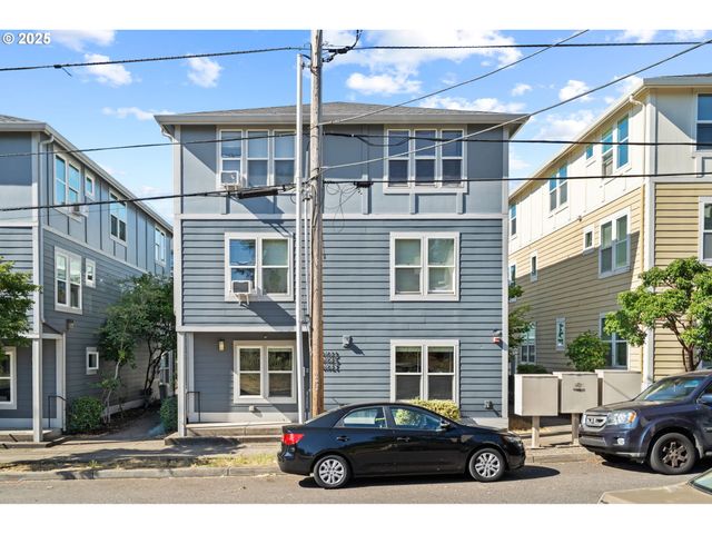 11923 Se ASH St 16, Portland, OR 97216
