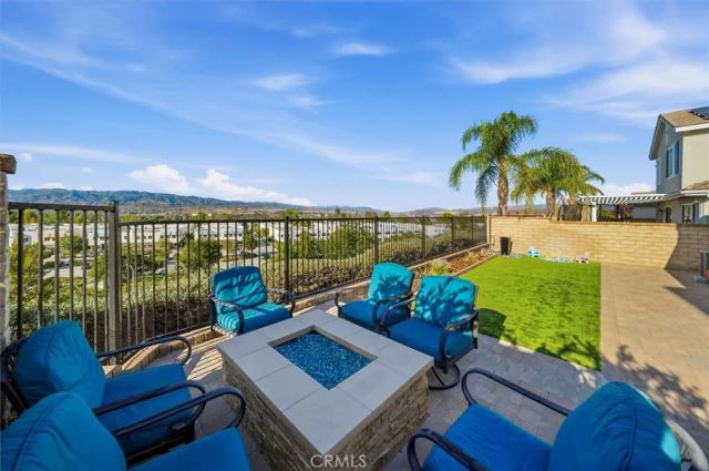 27933 Mariposa Street, Valencia, CA 91355