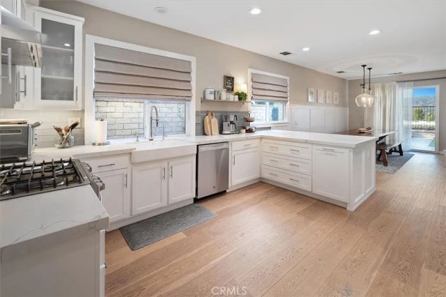 27933 Mariposa Street, Valencia, CA 91355