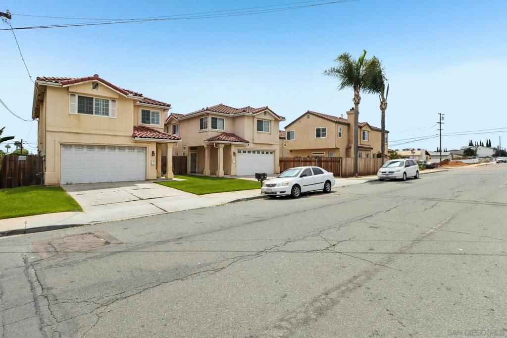 Image 2 of property listing at 761 Georgia, Imperial Beach, CA 91932