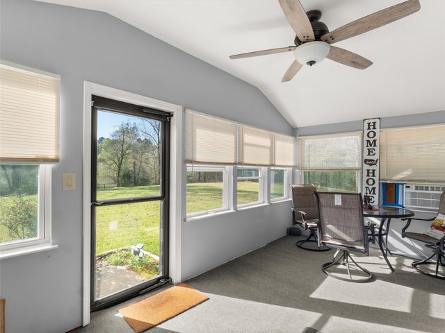 136 W basil Drive, Diana, TX 75640