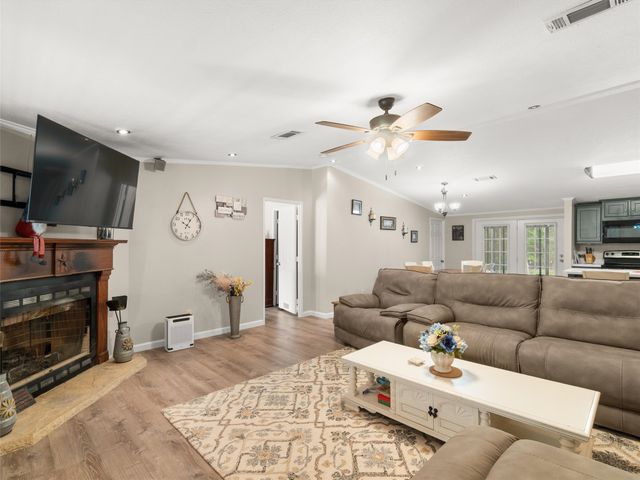 136 W basil Drive, Diana, TX 75640