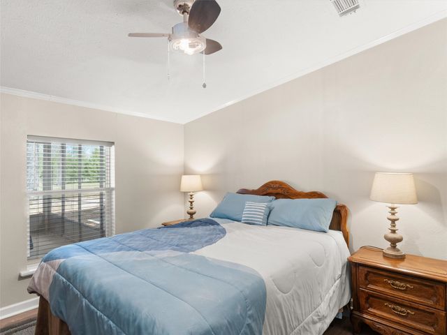 136 W basil Drive, Diana, TX 75640