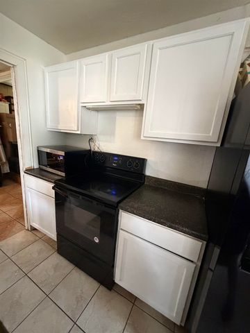 5036 S Brookhaven St, Wichita, KS 67216