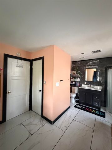 5036 S Brookhaven St, Wichita, KS 67216