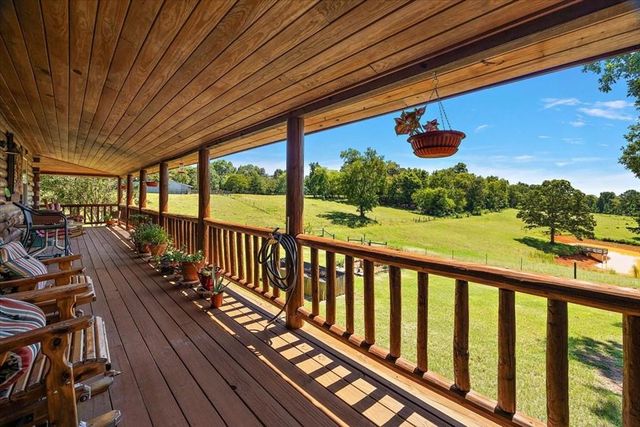 2000 County Road 852, Cushing, TX 75760