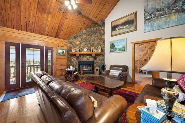 2000 County Road 852, Cushing, TX 75760