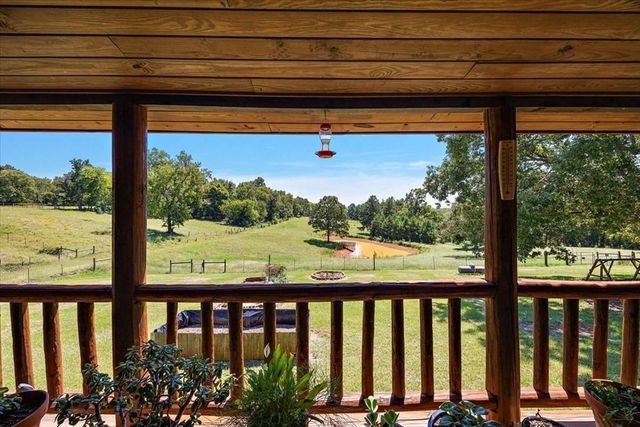 2000 County Road 852, Cushing, TX 75760