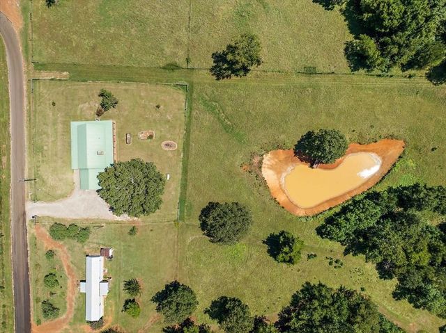 2000 County Road 852, Cushing, TX 75760