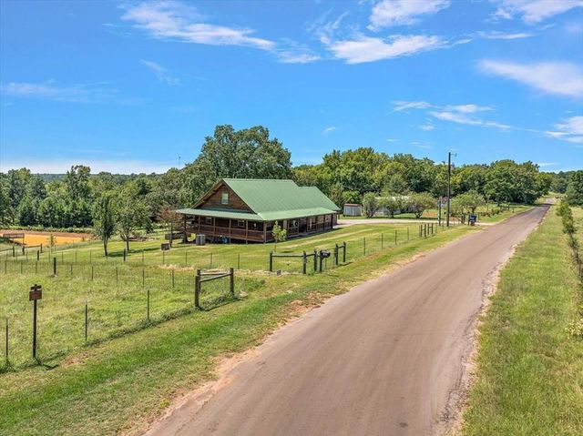 2000 County Road 852, Cushing, TX 75760