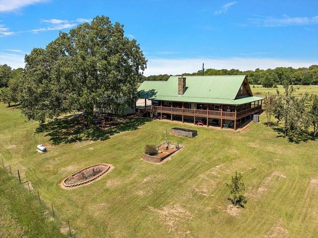 2000 County Road 852, Cushing, TX 75760