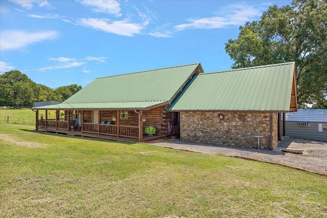 2000 County Road 852, Cushing, TX 75760