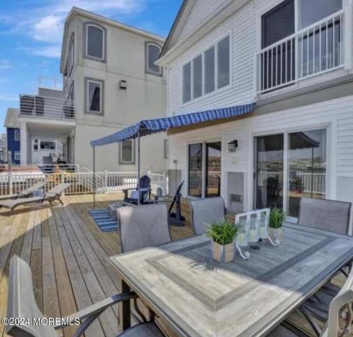 18 Harborside Drive E, Seaside Heights, NJ 08751