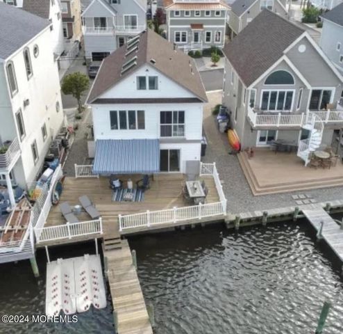 18 Harborside Drive E, Seaside Heights, NJ 08751