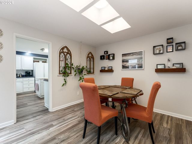 1765 CINNAMON HILL Dr Se, Salem, OR 97306