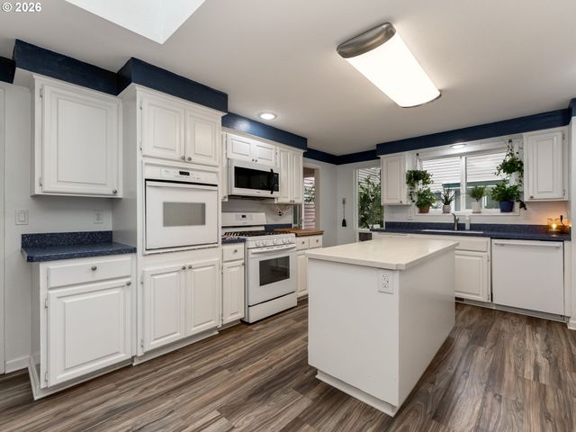 1765 CINNAMON HILL Dr Se, Salem, OR 97306