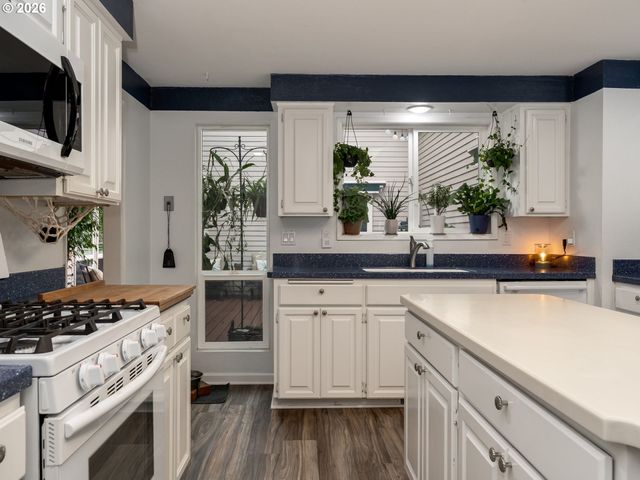 1765 CINNAMON HILL Dr Se, Salem, OR 97306