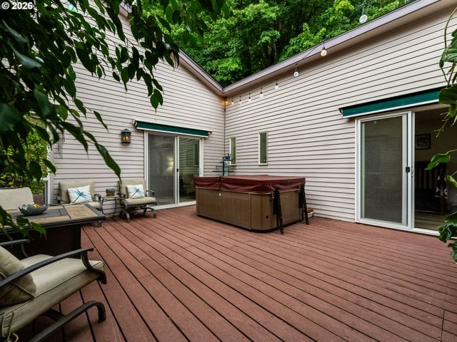 1765 CINNAMON HILL Dr Se, Salem, OR 97306