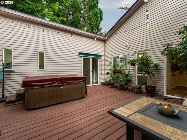 1765 CINNAMON HILL Dr Se, Salem, OR 97306