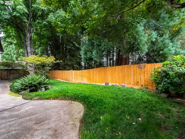 1765 CINNAMON HILL Dr Se, Salem, OR 97306
