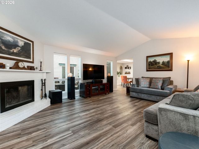 1765 CINNAMON HILL Dr Se, Salem, OR 97306