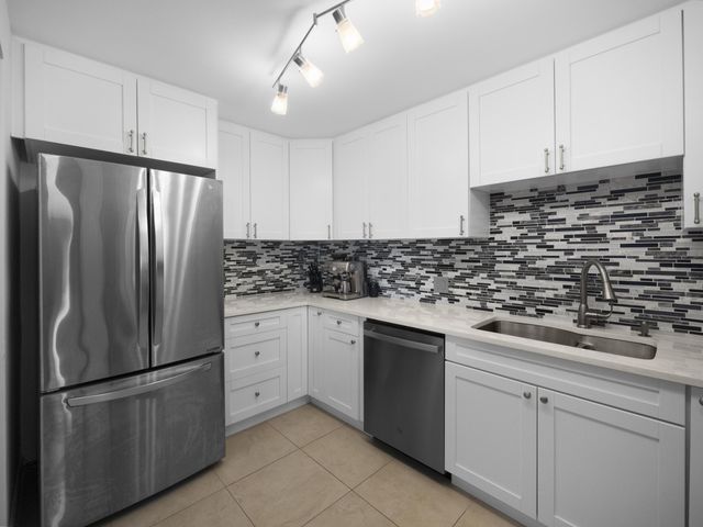 5420 N Ocean Drive 502, Riviera Beach, FL 33404