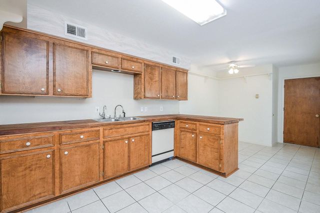 5214 Palmetto Street, Bellaire, TX 77401