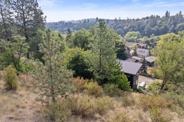 2114 W FALLS Ave, Spokane, WA 99201