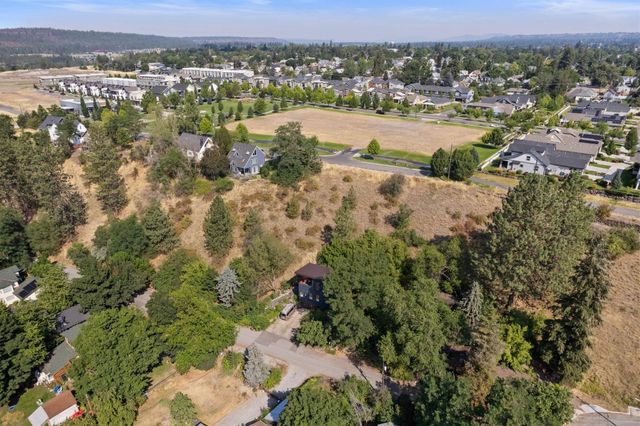 2114 W FALLS Ave, Spokane, WA 99201
