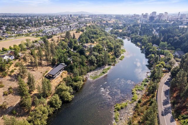 2114 W FALLS Ave, Spokane, WA 99201