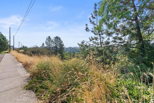 2114 W FALLS Ave, Spokane, WA 99201