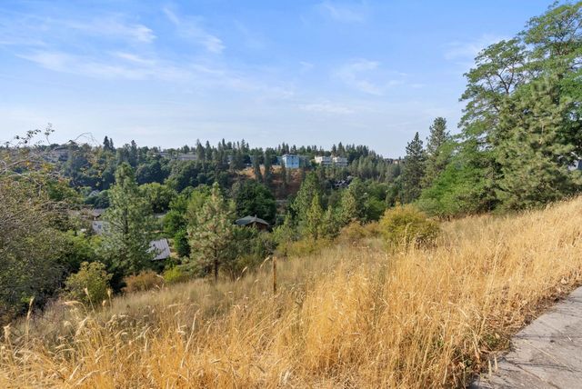2114 W FALLS Ave, Spokane, WA 99201