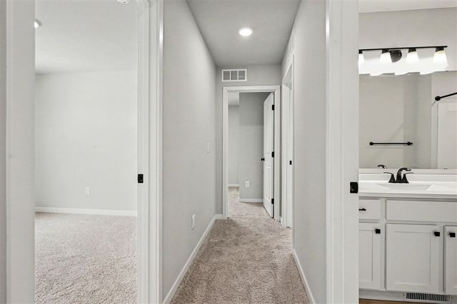 48697 Silver Oaks, Mattawan, MI 49071