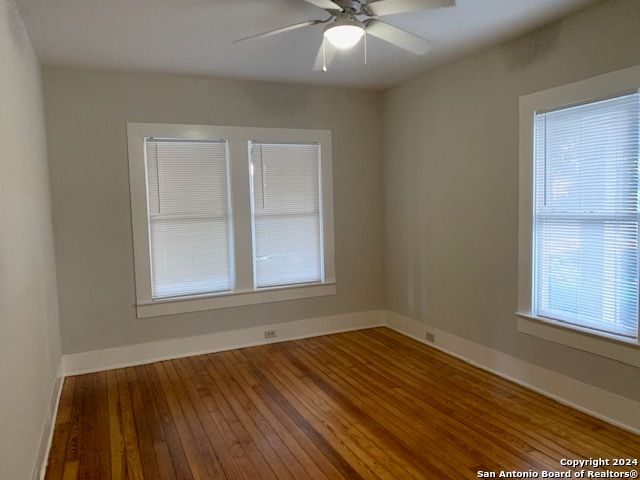 1020 W Russell Pl, San Antonio, TX 78212