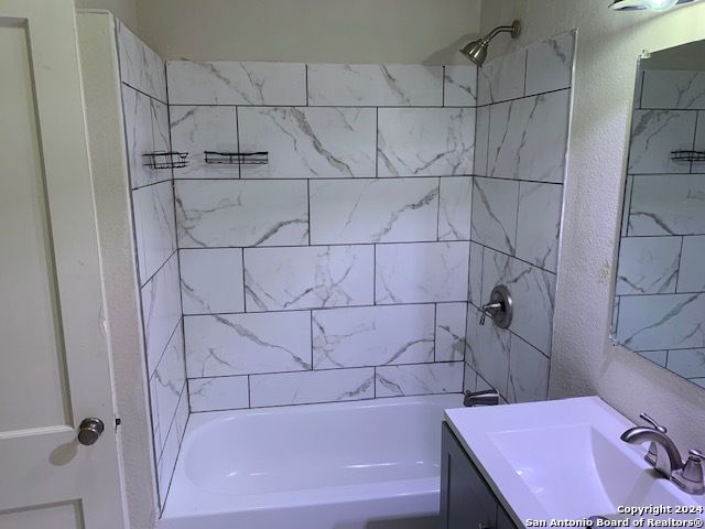 1020 W Russell Pl, San Antonio, TX 78212