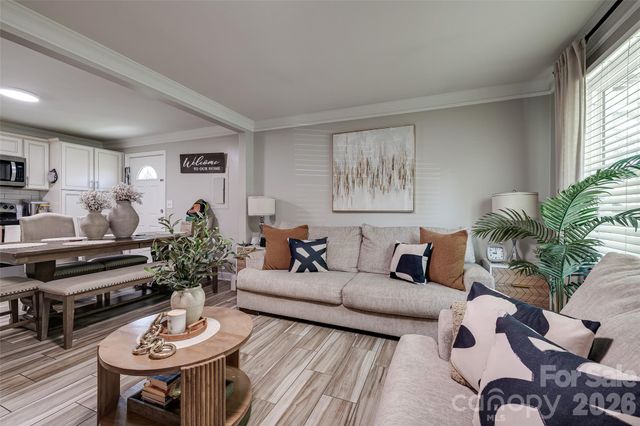 531 Stilwell Oaks Circle, Charlotte, NC 28212