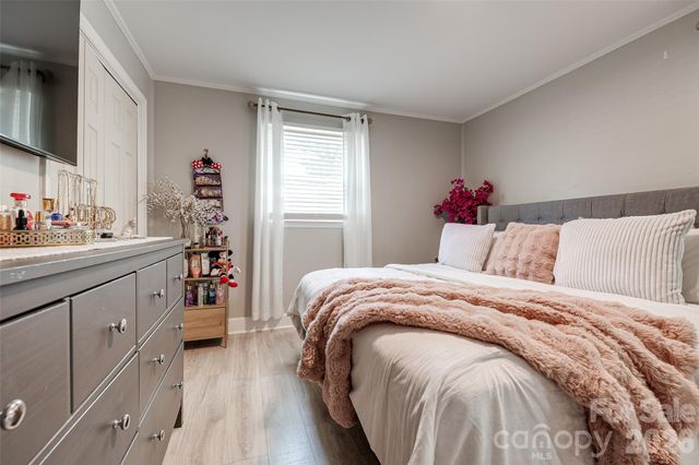 531 Stilwell Oaks Circle, Charlotte, NC 28212