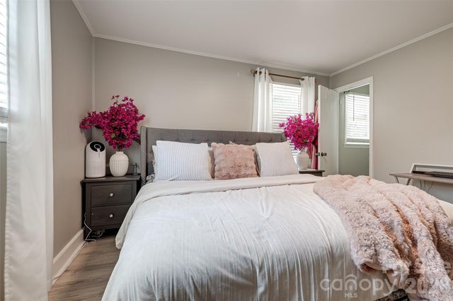 531 Stilwell Oaks Circle, Charlotte, NC 28212