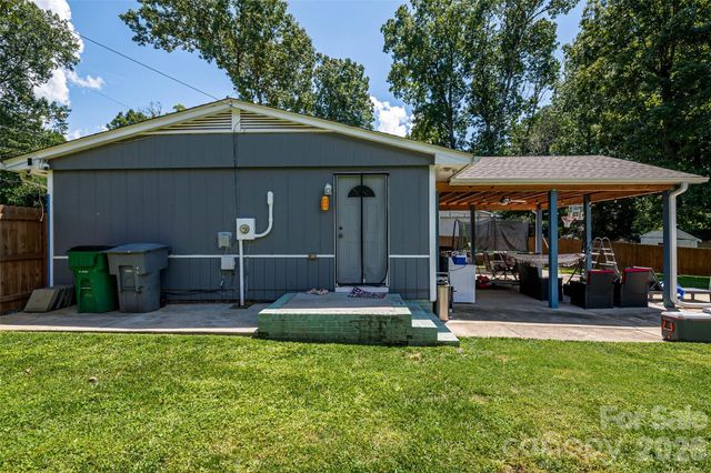 531 Stilwell Oaks Circle, Charlotte, NC 28212