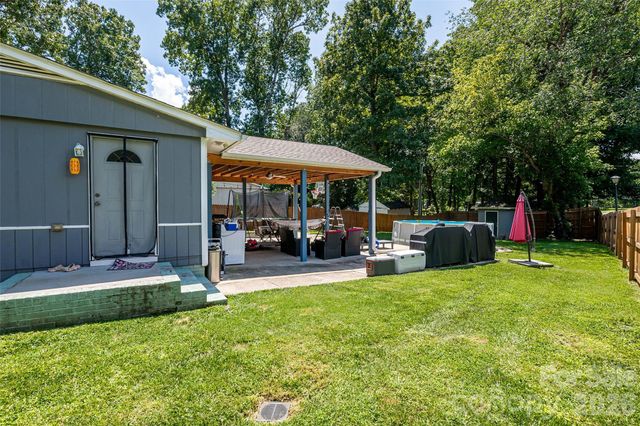 531 Stilwell Oaks Circle, Charlotte, NC 28212