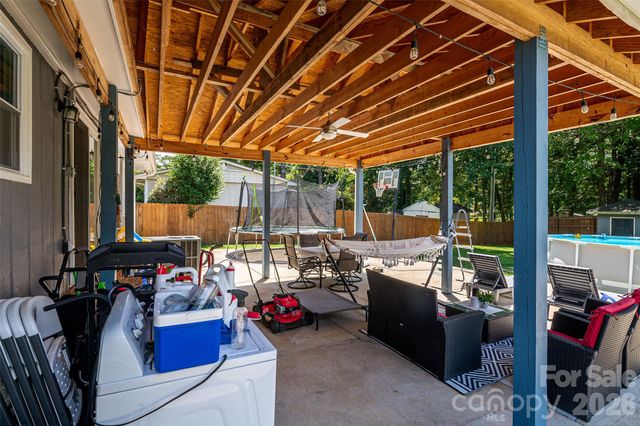 531 Stilwell Oaks Circle, Charlotte, NC 28212