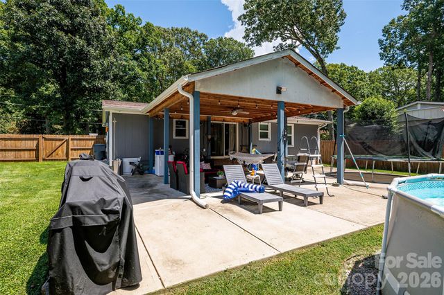 531 Stilwell Oaks Circle, Charlotte, NC 28212