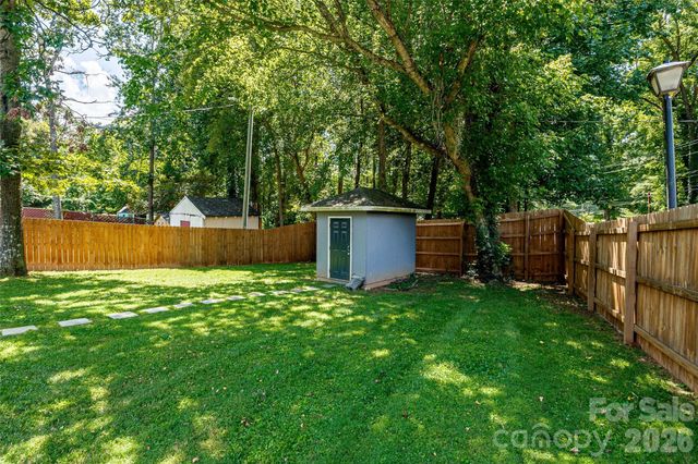 531 Stilwell Oaks Circle, Charlotte, NC 28212
