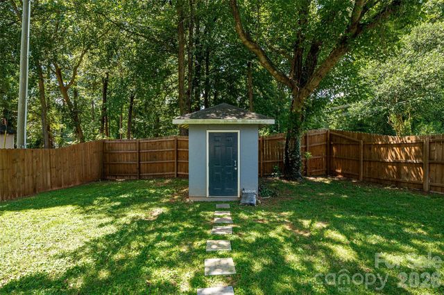 531 Stilwell Oaks Circle, Charlotte, NC 28212