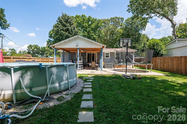 531 Stilwell Oaks Circle, Charlotte, NC 28212