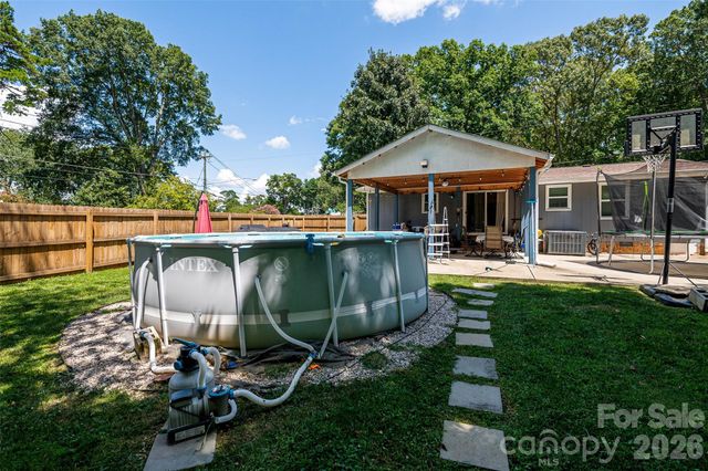 531 Stilwell Oaks Circle, Charlotte, NC 28212