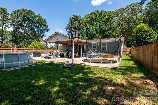 531 Stilwell Oaks Circle, Charlotte, NC 28212
