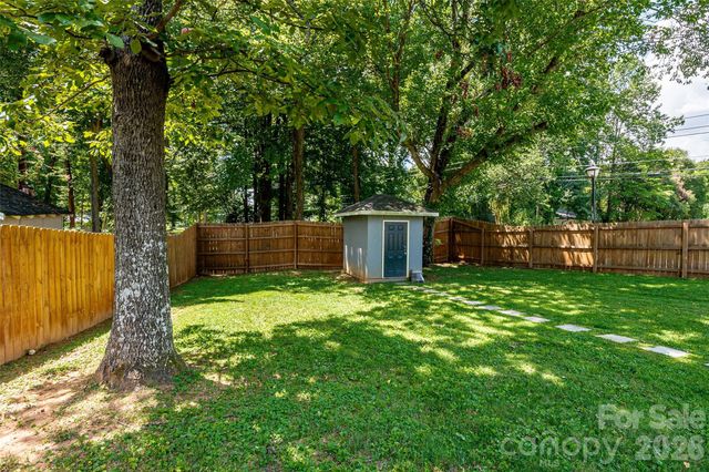 531 Stilwell Oaks Circle, Charlotte, NC 28212
